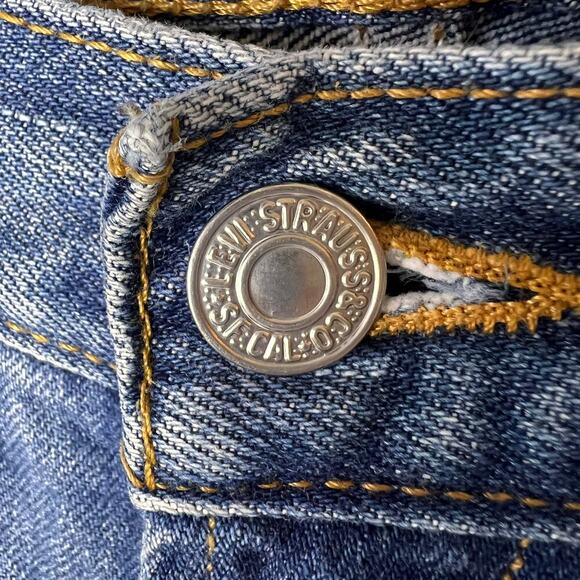 Levis Jeans Mens Size 32 X 30 Blue 501 Button Fly Medium Wash 100% Cotton - Picture 8 of 16